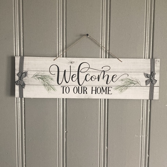 NWT Slatted Wood Horizontal Welcome To Our Home Decor Sign w/ Bows - Picture 7 of 14